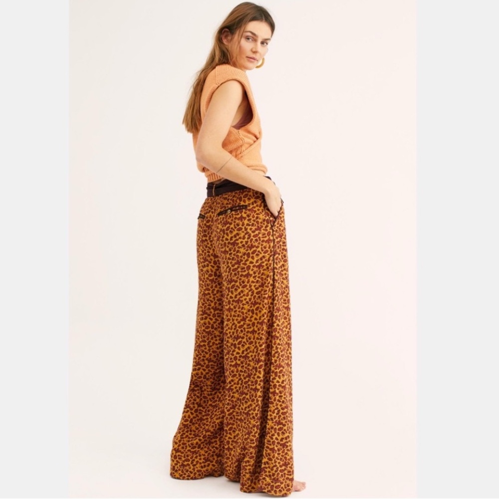 Free People The Bennie Leopard Print Wife Leg Pants